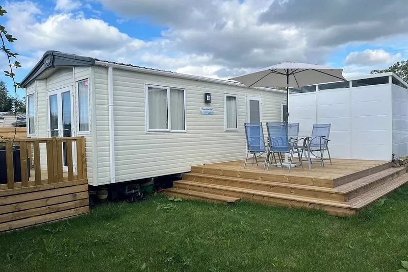 Recent top-of-the-range mobile home, very spacious Located 2km from the beach