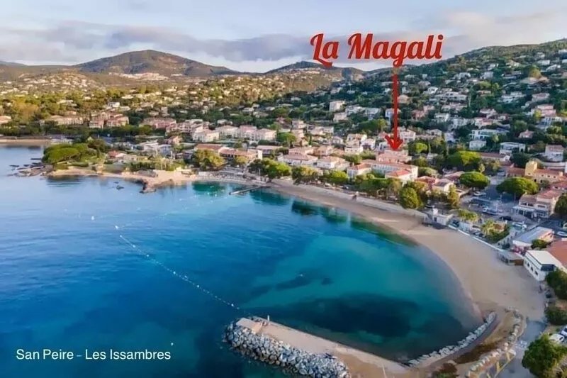 2 bedroom apartment in charming villa, 50m from the beach / free wifi