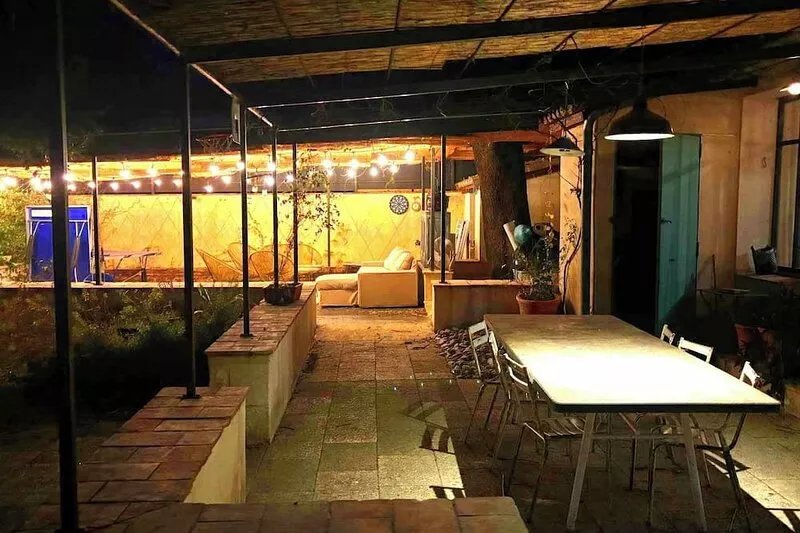 Villa Émilie with swimming pool and wooded park in the heart of the Village