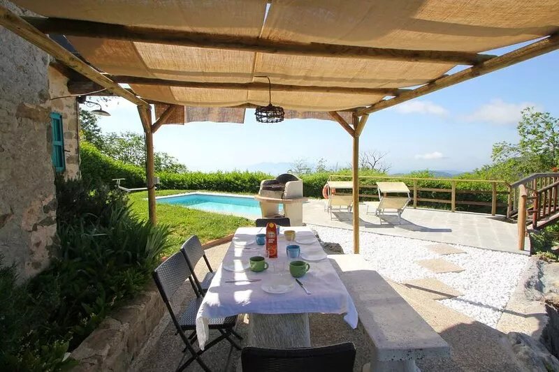 Private Pool, WiFi, 6 People, middle of Nature