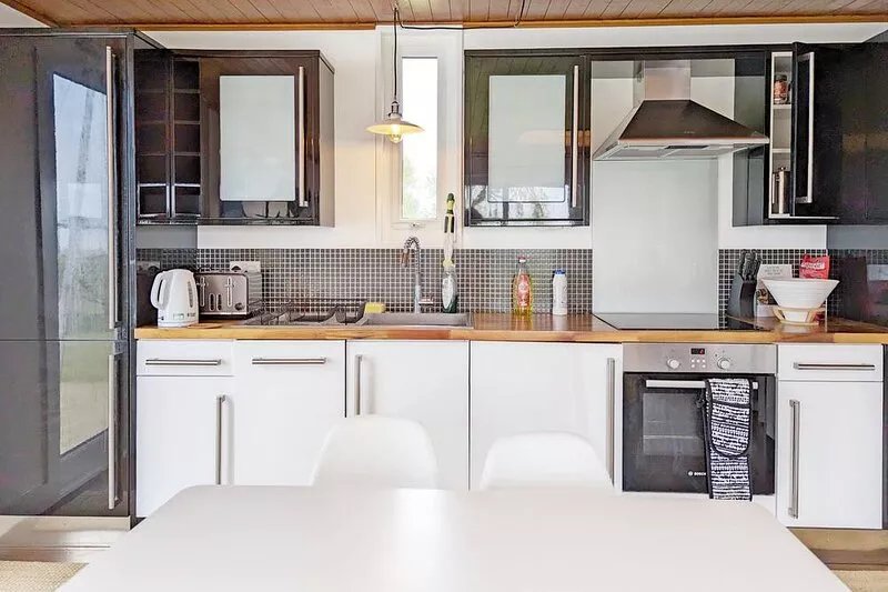 4 Avocet Quay , Emsworth  - sleeps 4 guests  in 2 bedrooms