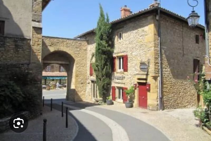 Large villa 15 mn from Lyon