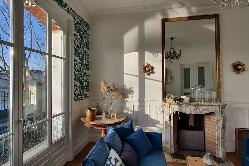 Les Flolies on the banks of the Marne: Character villa - Disney - Paris