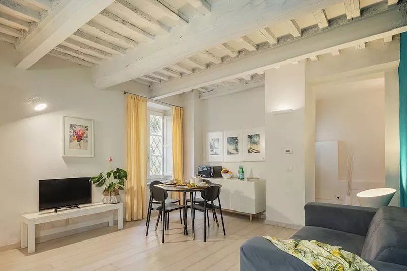 Apartment in Lucca with 1 bedrooms sleeps 3