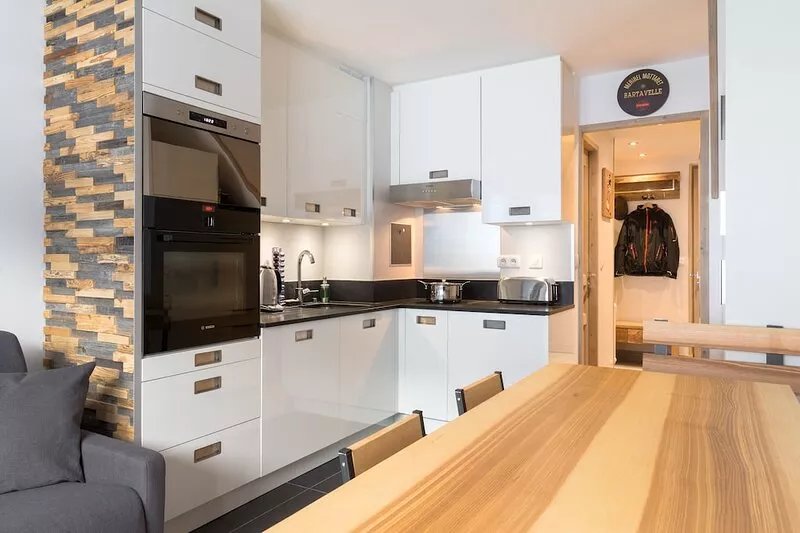 MERIBEL MOTTARET 3 ROOMS FAMILY REDESIGNED - SKIS AND SHOPS AT THE FEET