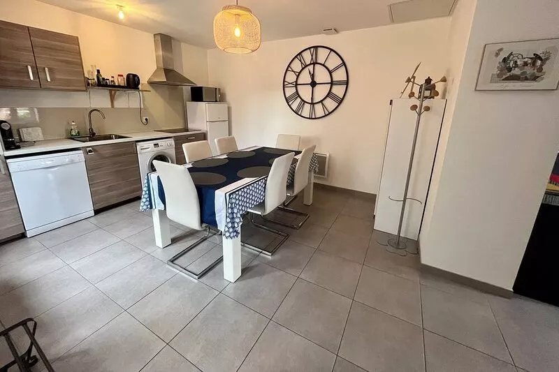 Spacieux Appartement 2 Chambres en Plein Centre Ville de Maisse