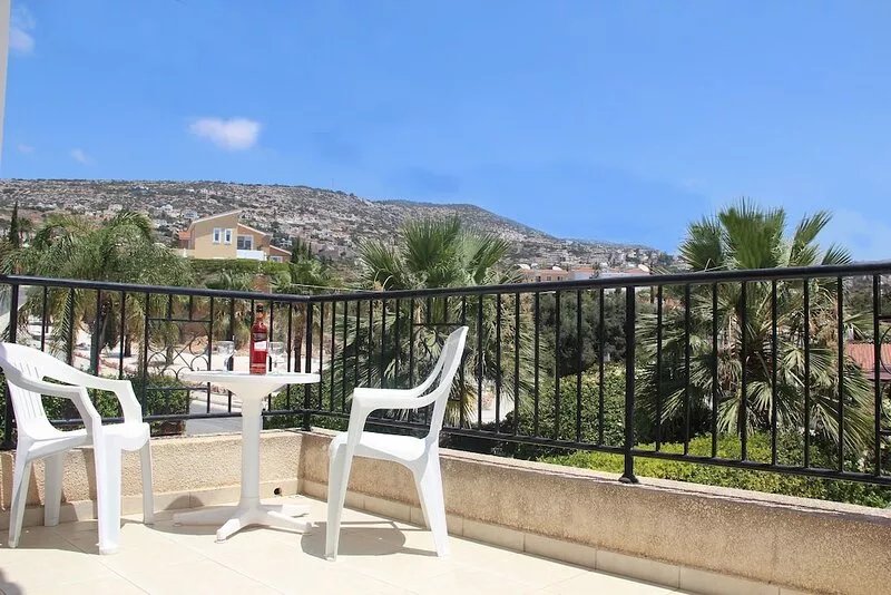 Spacious 3 Bed Villa, Sea & Mountain Views, private pool & Gardens