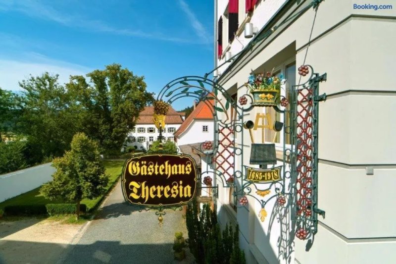 Hotel Gastehaus Theresia Garni