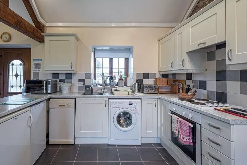 Ysgubor -  a bungalow that sleeps 4 guests  in 3 bedrooms