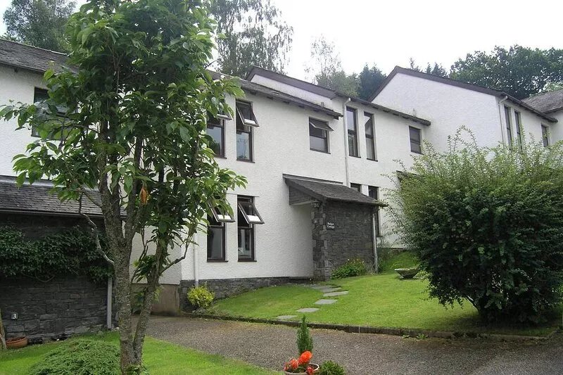 A three bedroomed modern town house in an ideal location for walkers and