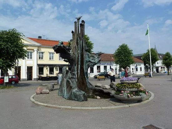 Statyn ''Livets Trad''