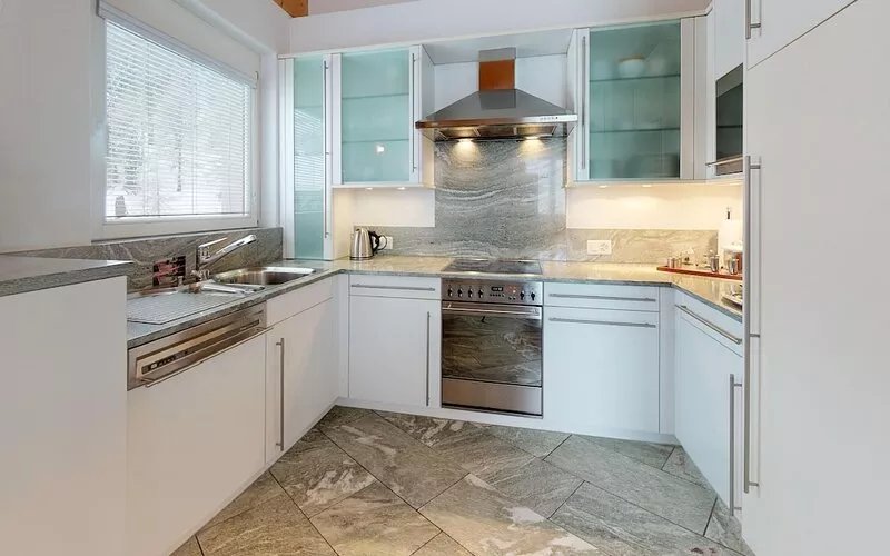 Traditional nice apartment house in good location.