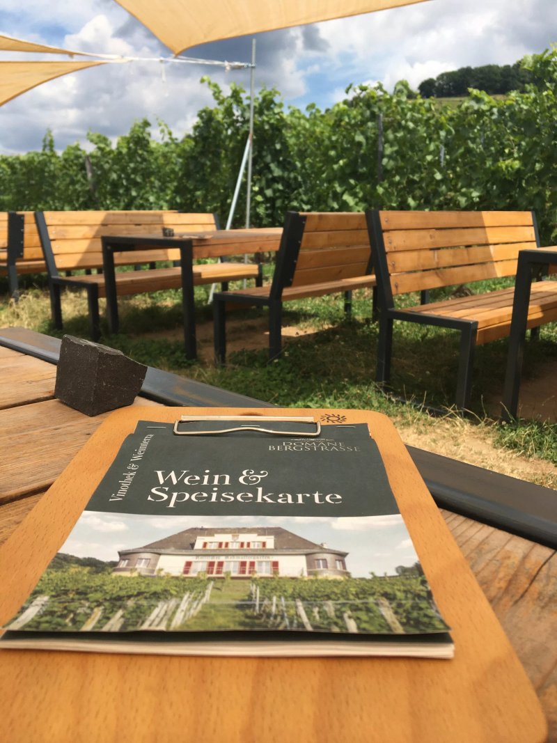 Vinothek & Weinterrasse Domane Bergstrasse im Rebmuttergarten