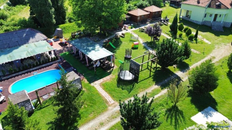 Brvnare Rodjak sa sela