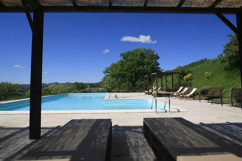 House with private area with pool-10% for bookings by December 2018