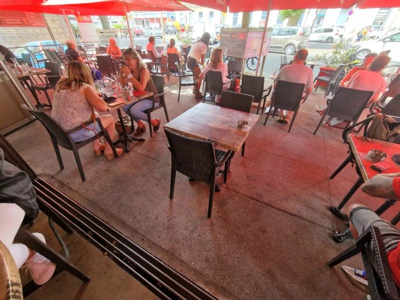 Cafe Resturant Des Felurs