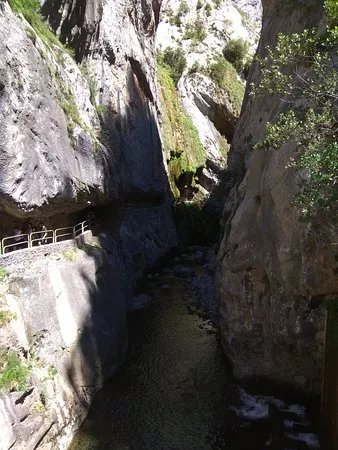 Cares Gorge Trail