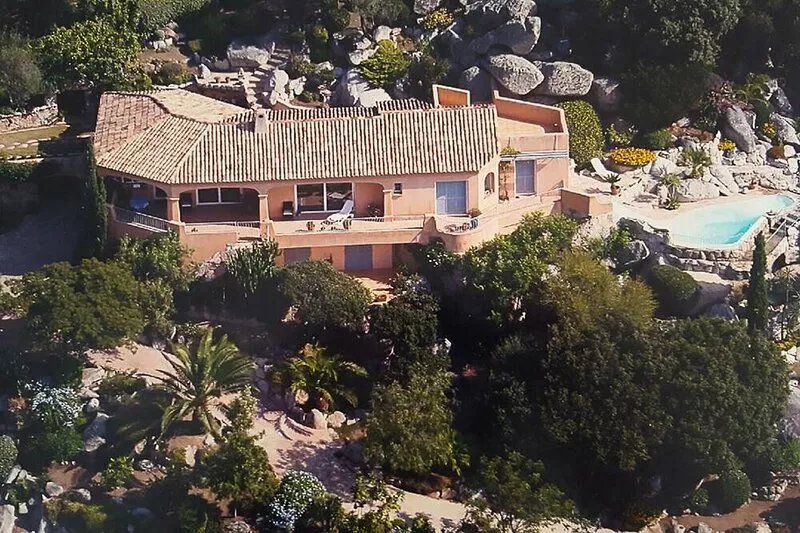 EXCEPTIONAL SOUTH-FACING VILLA PANORAMIC SEA VIEW GULF PORTO VECCHIO