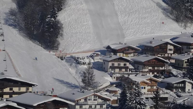 Chalet Ferienhaus Panorama, top location, directly at the lift and ski slope