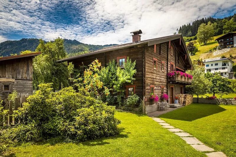 Wooden house - 400 years old - cosy and comfortable