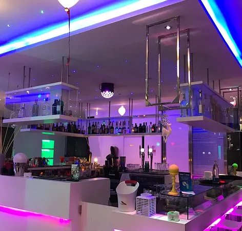 Talent Cafe' Lounge Bar