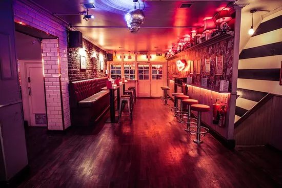 Simmons Bar | Camden Town