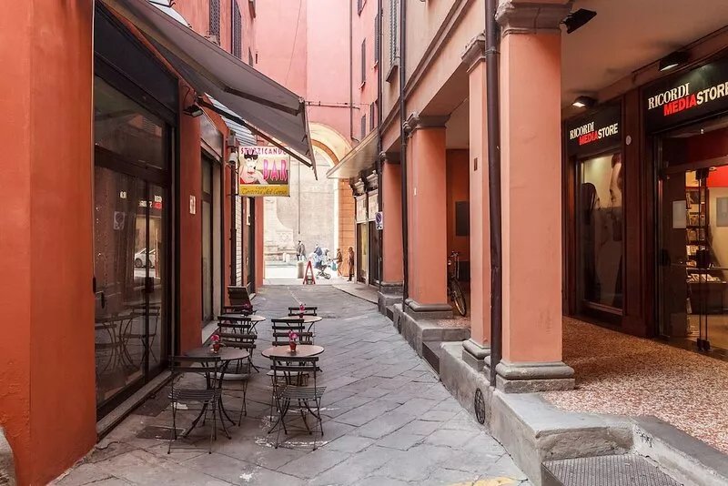 Wonderful attic with two terraces a few minutes walk from Piazza Maggiore
