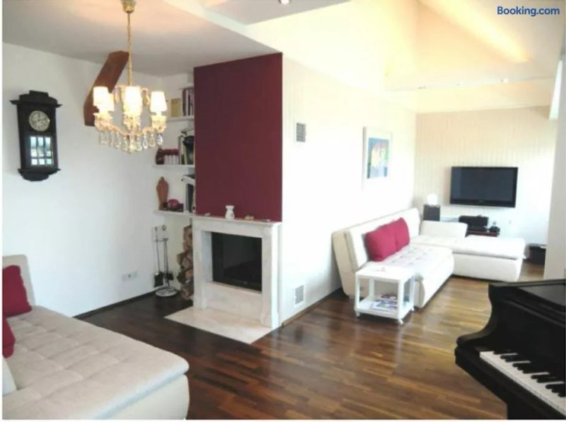 Voll Ausgestattetes Penthouse-Zimmer Mit Bad