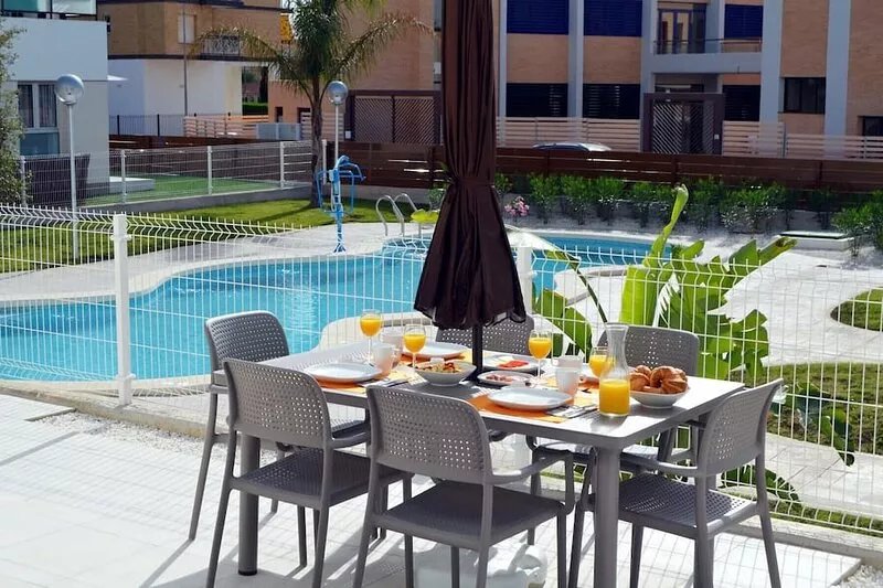 Ground floor apartment, patio, pool views, free wifi, close to beach