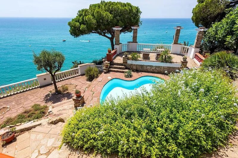 A DREAM HOUSE IS WAITING FOR YOUChildren are welcome to PANORAMIC ARENYS