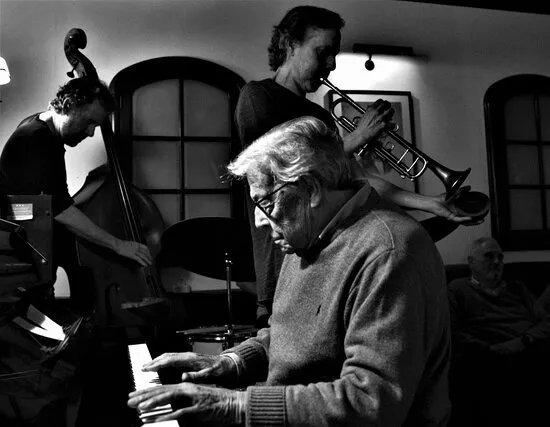 Tavola Jazz Club