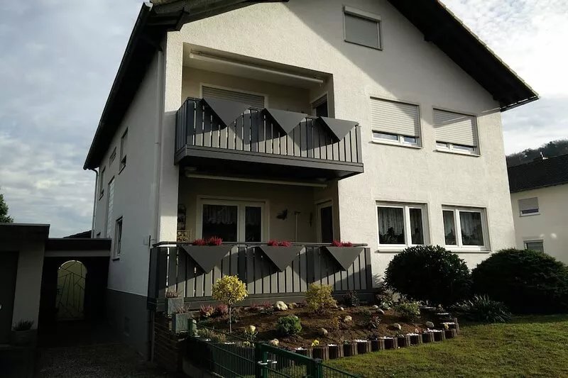 110 sqm, max. 6 persons, quiet location, easy access
