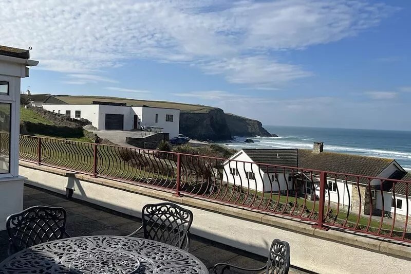 Brookfield, lovely sea views of Mawgan Porth beach