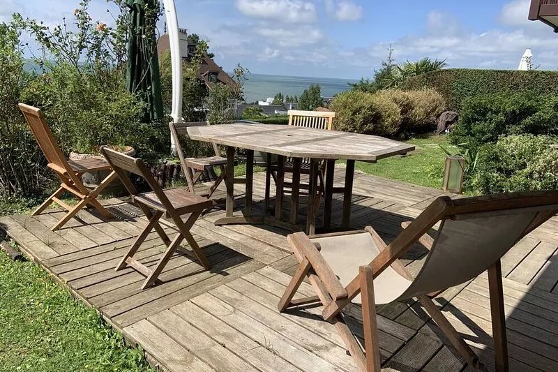 Large apartment with garden and terrace with sea view - 2 bedrooms