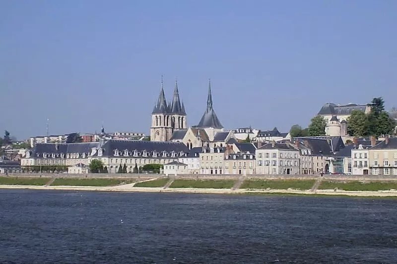 A Cozy, Techy, Lofty Barn in the Heart of the Loire Valley Grands Chateaux Area