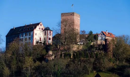 Burg und Burgpark Gamburg