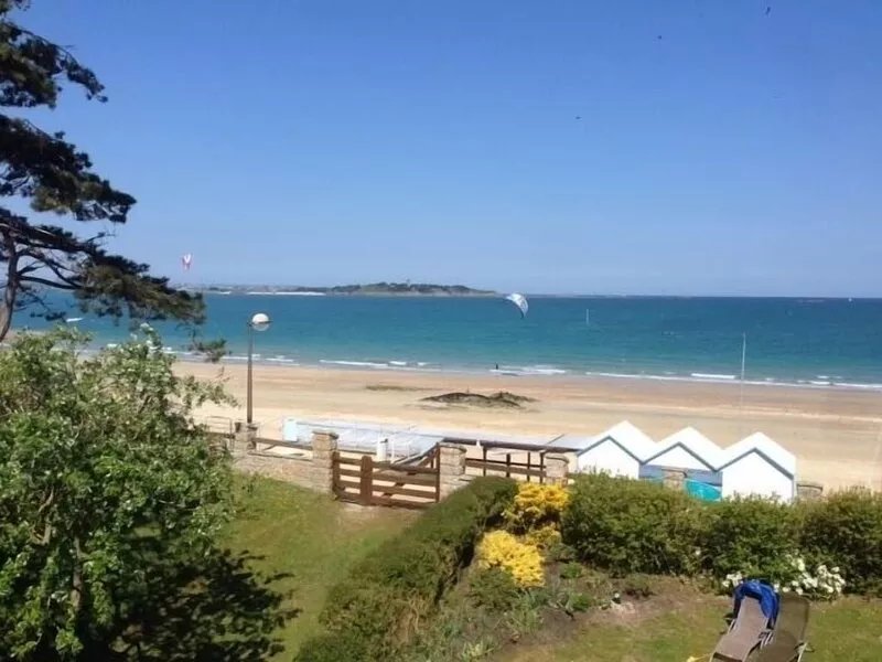 Waterfront house near Dinard