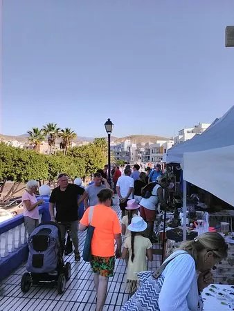 Mercadillo Artesanal De Arguineguin