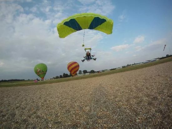 Saut en Parachute Merville