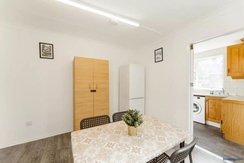 Leyton Comfy Double Rooms - 50