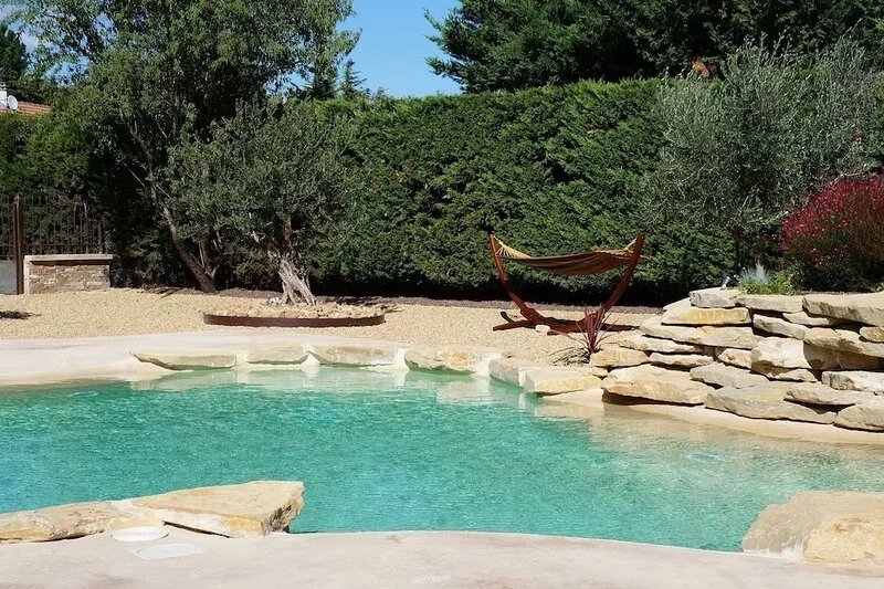 Provence, its lavender, the song of the cicadas, the sun ... Let yourself be