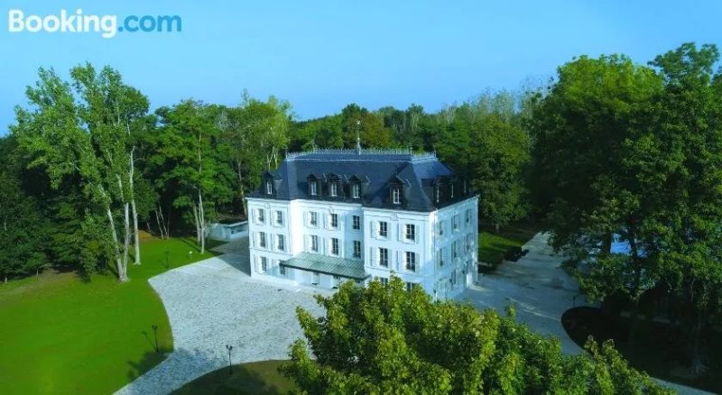 Chateau des Hauts de Provins