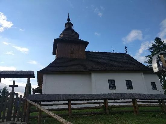 Dreveny kostolik Kalna Roztoka