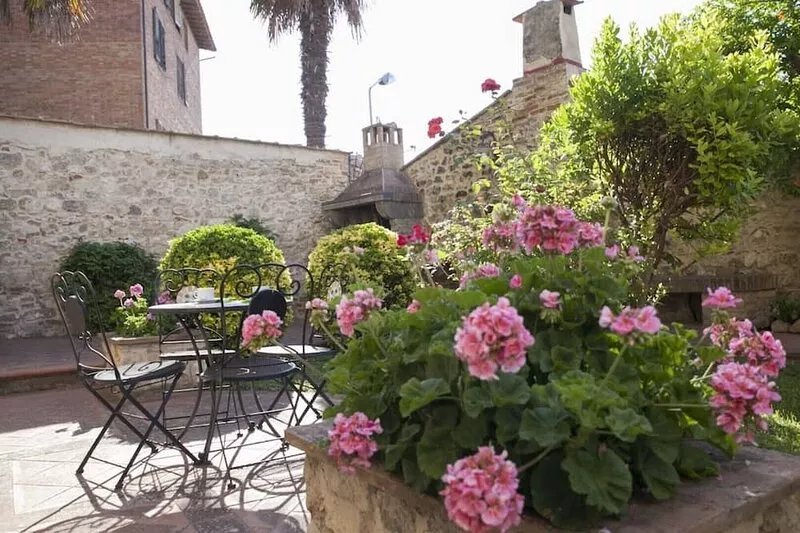 GARDEN HOUSE