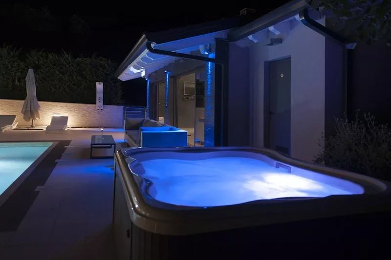 Villa Shanti with 4 apt—surrounded by tranquility, nature and Adriatic Sea