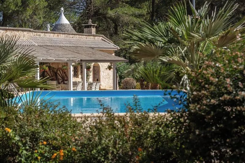 Trulli Inn Villa: private massive pool, garden, wifi, bbq