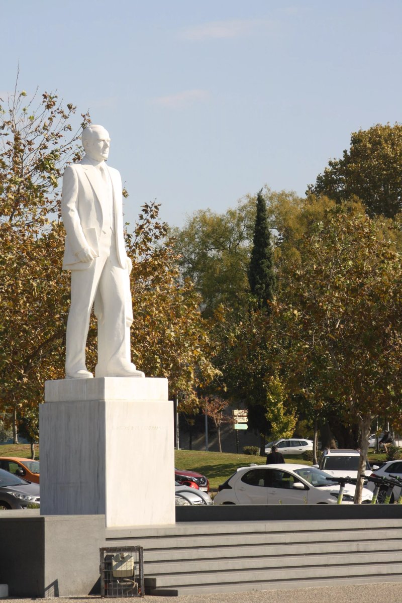 Konstantinos Karamanlis Statue