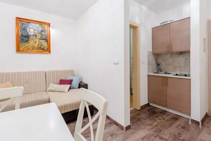 Apartments Villa Kameja - One Bedroom Apartment with Balcony and Nature Reserve