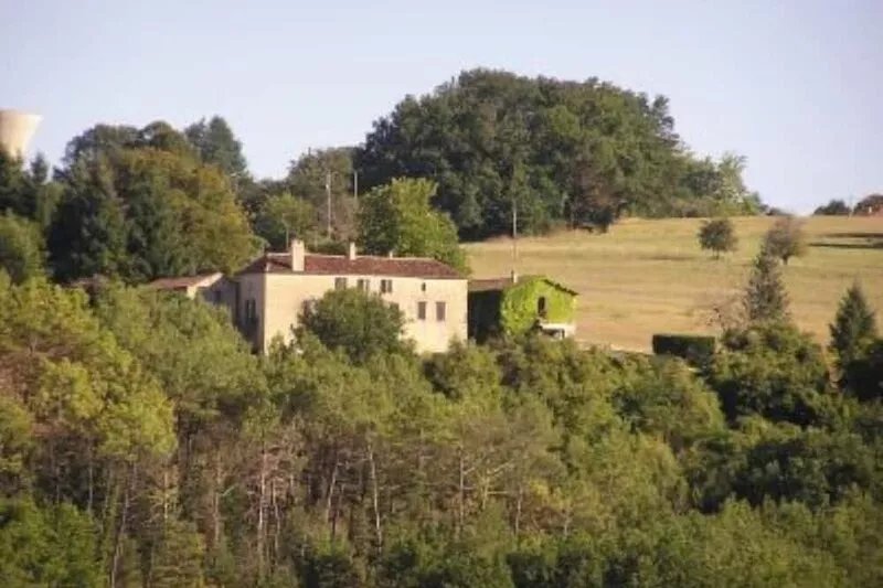 House with character with swimming-pool
