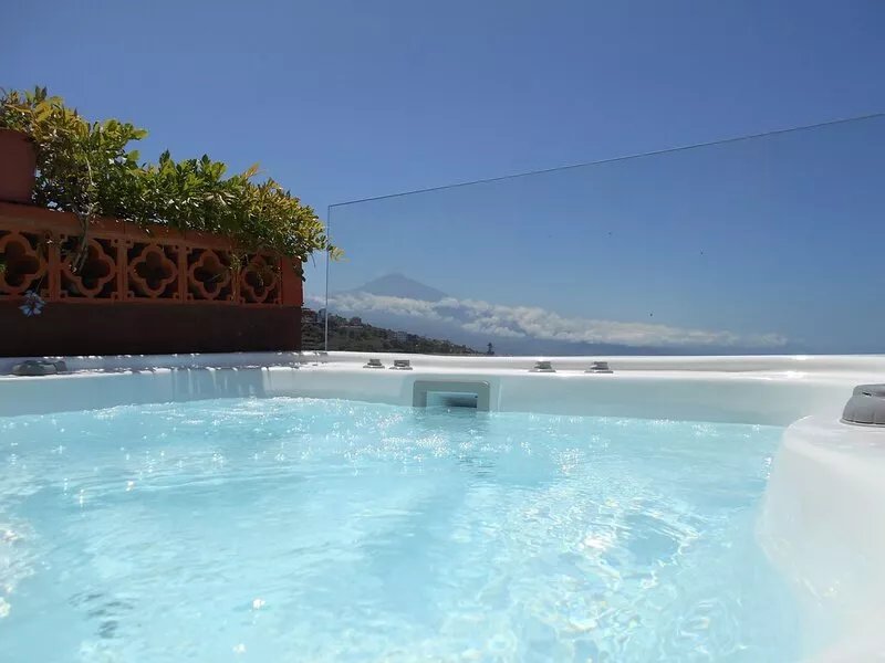 Tenerife apartments facing the Teide and the sea